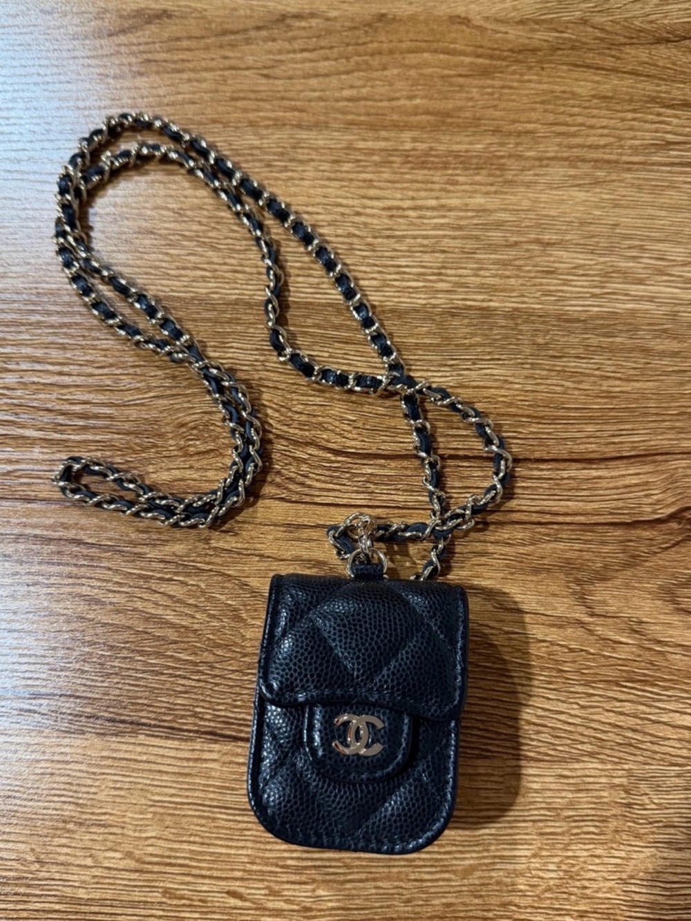 CHANEL airpods case